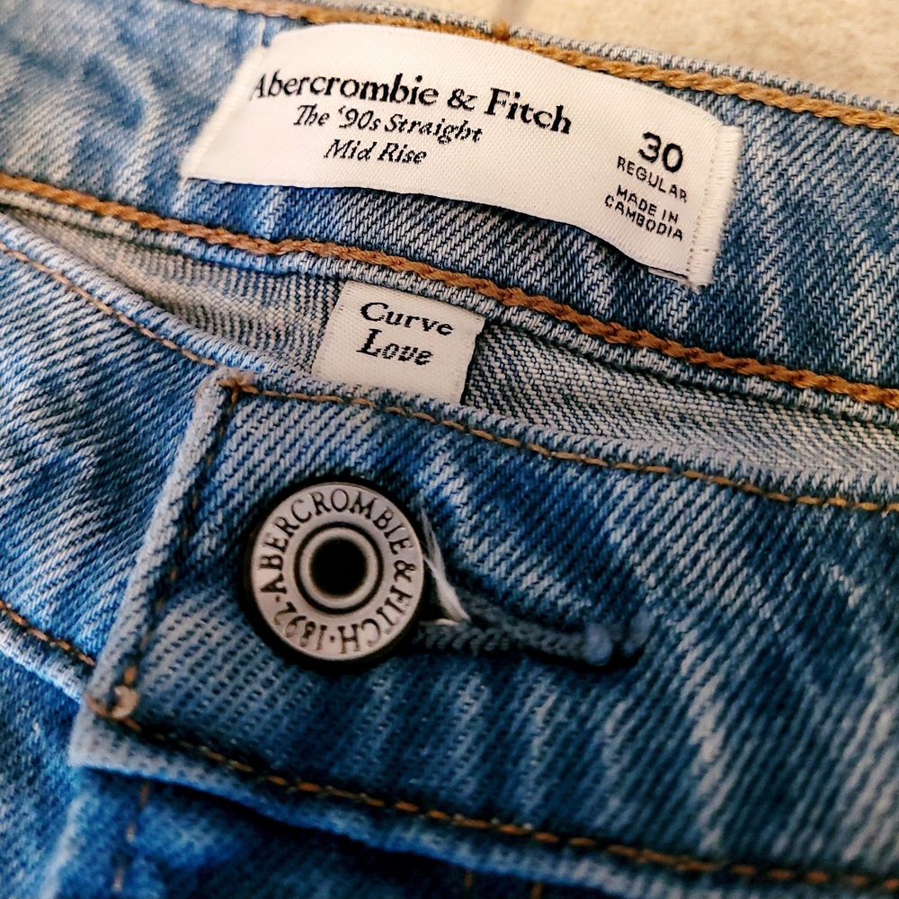 Abercrombie Curve Love 90s Straight Jeans Women’s 30 Mid Rise Light Wash Raw Hem - Picture 5 of 10
